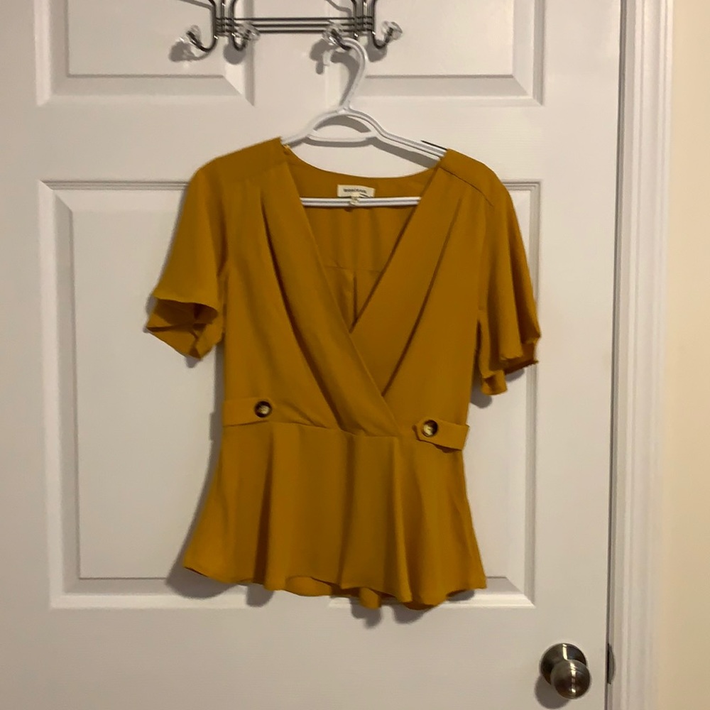Short sleeved blouse
